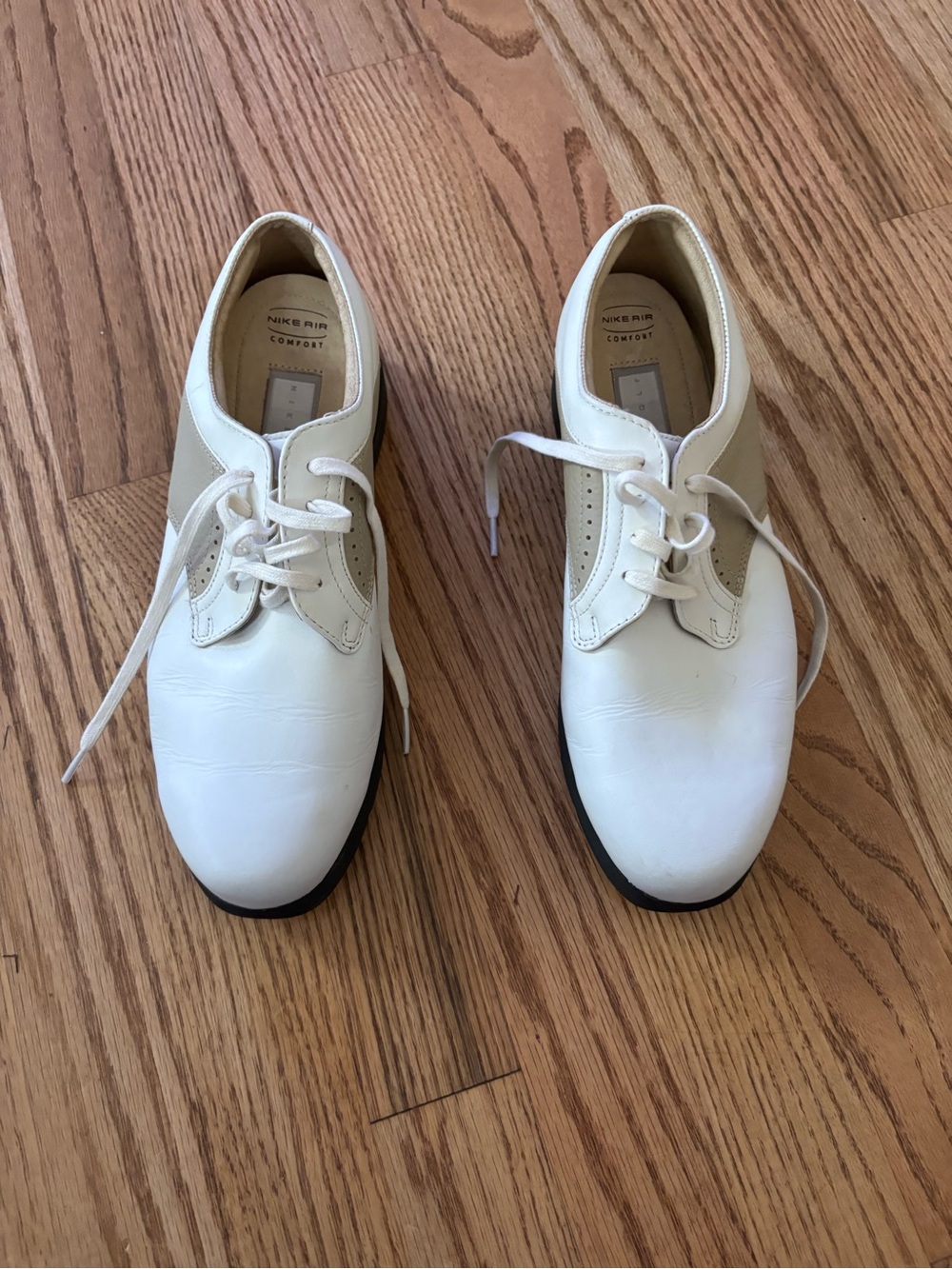 Nike Air Comfort Women’s 7.5 Leather Golf Shoes Spiked Lace-Up White Beige Black